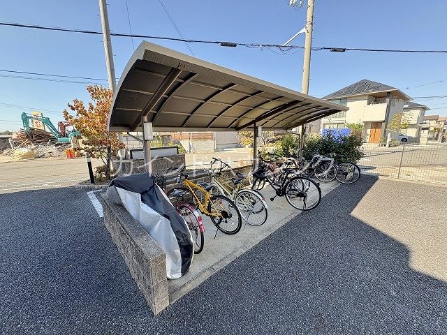 オアシスMARUGEN 駐輪場