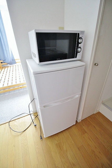 大阪府泉南郡熊取町希望が丘１丁目 冷蔵庫＆電子レンジ