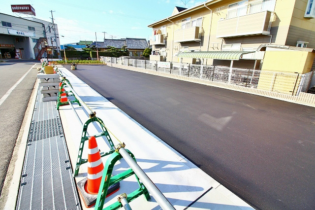 コンソラトゥール  駐車場