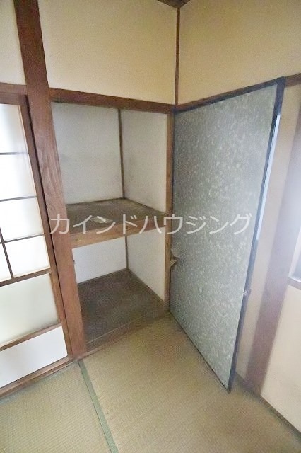 箱作アパート 収納