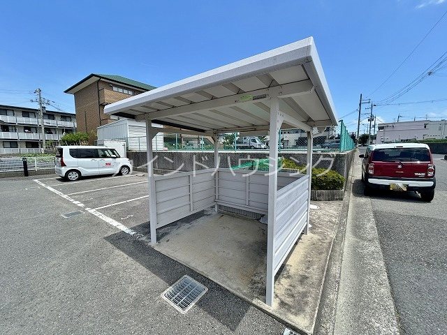 エンフィールドエミネンス 駐輪場