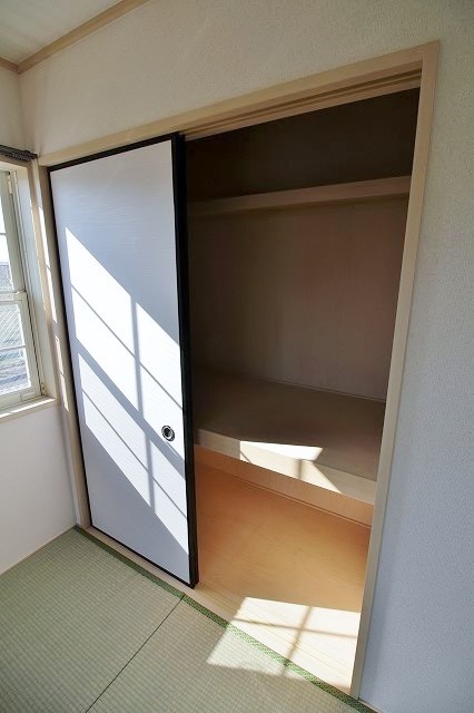 エンフィールドエミネンス 押入