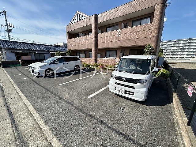 エス・スカイ 駐車場