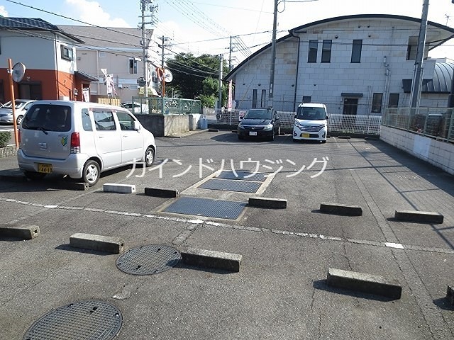 サンウェルヒルズ 駐車場