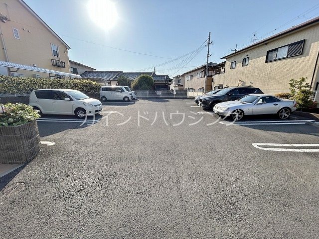 ヴァンテリュイソー 駐車場