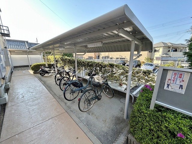 ヴァンテリュイソー 駐輪場