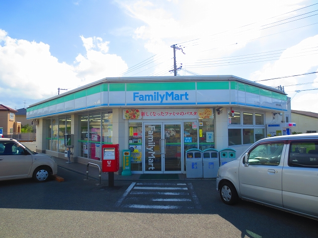 ソレイユＡ棟　Ｂ棟 ﾌｧﾐﾘｰﾏｰﾄ 泉佐野日根野店