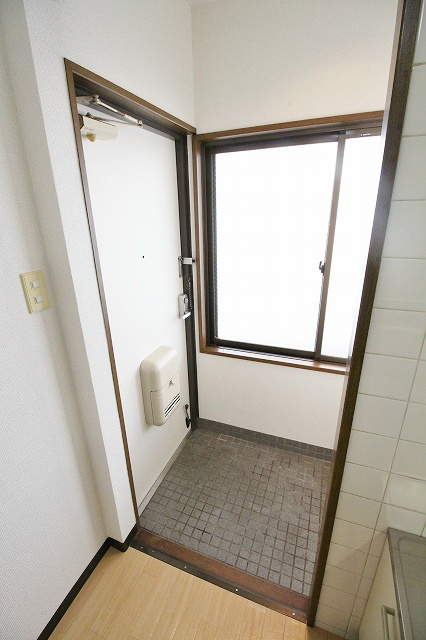 平和マンション 玄関