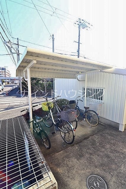 プレジールアイ 駐輪場