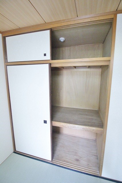 新川第２マンション 収納