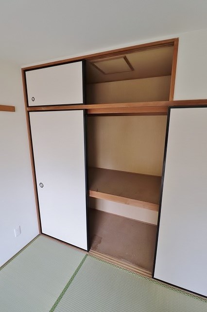 パレスさくらB 収納
