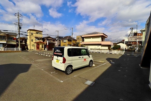 パレスさくらB 駐車場