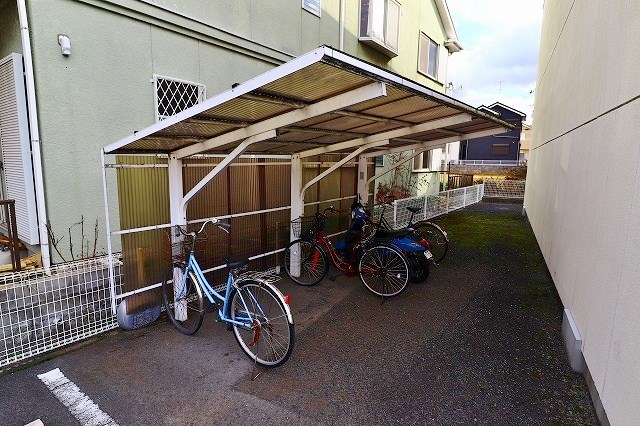 パレスさくらB 駐輪場