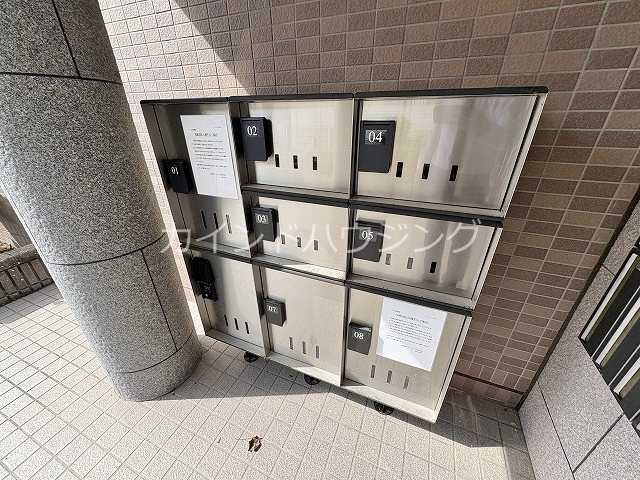 サンフローラ 宅配ボックス