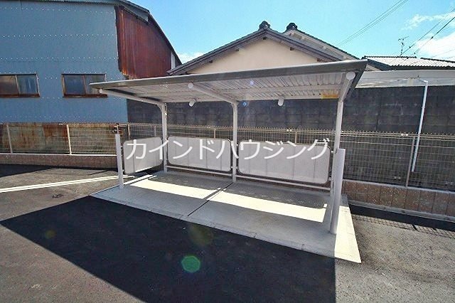 サイプレスⅢ 駐輪場