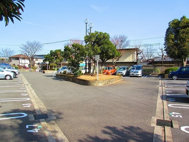 佐野湊団地1号棟 駐車場