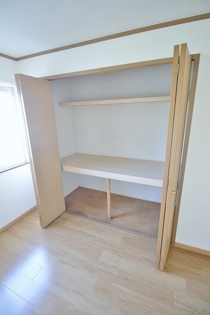 コーポシャルマンE棟 クローゼット