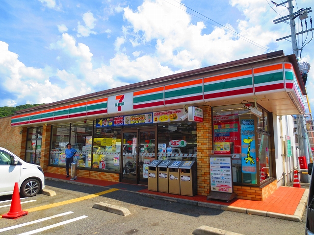 ソルシェール熊取Ⅰ・Ⅱ・Ⅲ ｾﾌﾞﾝｲﾚﾌﾞﾝ 熊取小谷南店