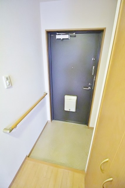 サンロワール和泉砂川 玄関
