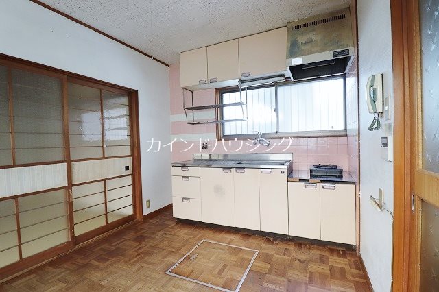 大阪府阪南市和泉鳥取890-7 リビング