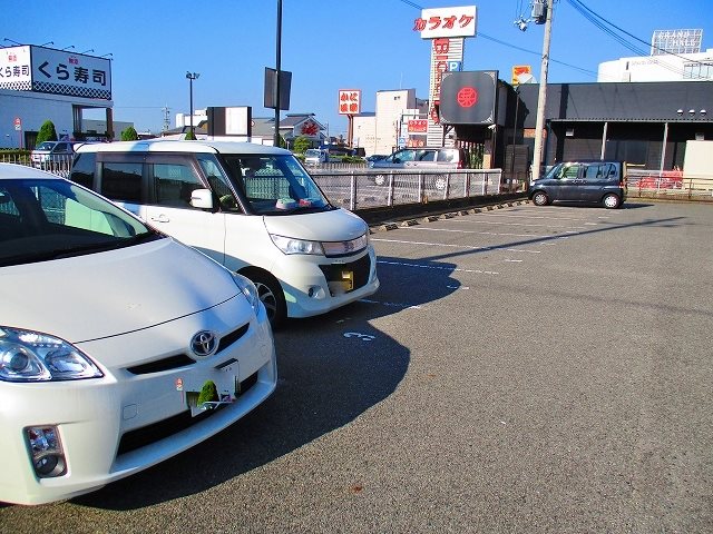 グランシャンブル 駐車場