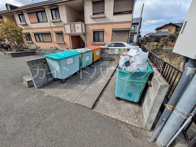 グランソレイユA・B・C棟 専用ごみ置き場