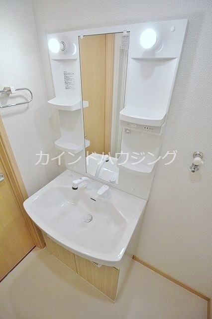 アルルⅠ・Ⅱ番館 化粧洗面台