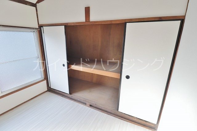 泉佐野テラスハウス 収納
