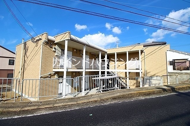レオパレスひまわり エントランス