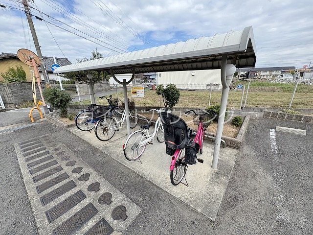 ジョリーパートナー 駐輪場