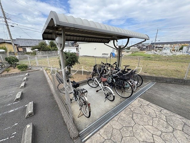 ジョリーパートナー 駐輪場