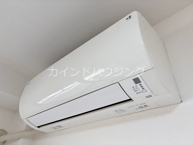 新川第２マンション リビングエアコン
