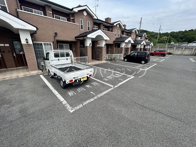 コウジィコート　Ⅰ・Ⅱ番館 駐車場