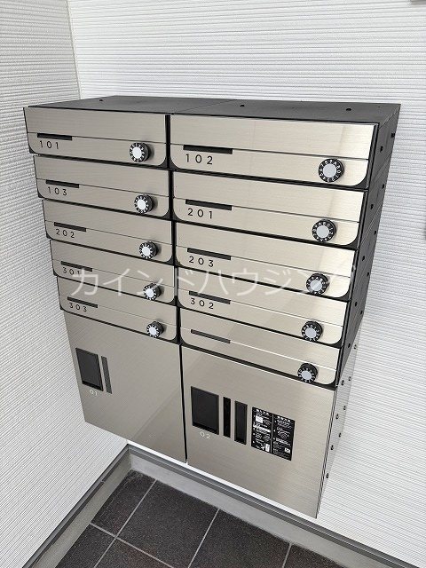 AVANTIO　HONMACHI 宅配ボックス＋メールボックス