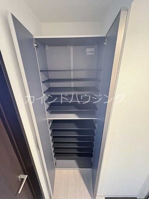 AVANTIO　HONMACHI シューズボックス