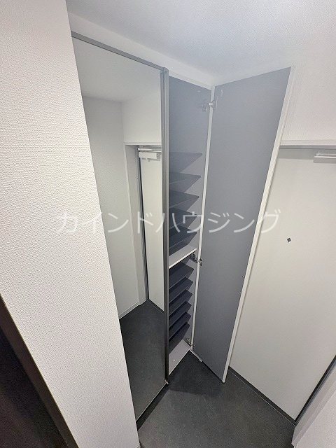 AVANTIO　HONMACHI シューズボックス