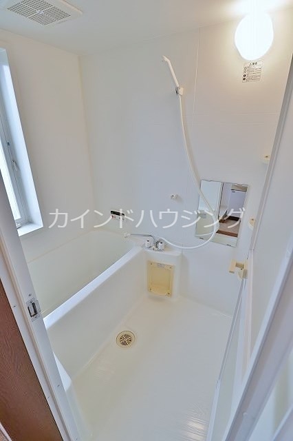 アンシャンテ・シェソワ バス・シャワールーム