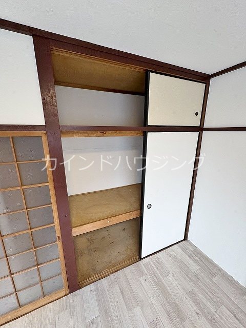 鳥取16-4貸家 収納