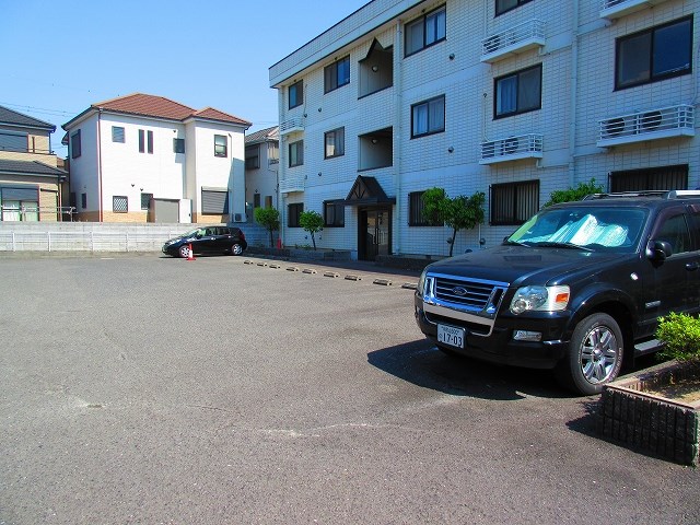 ハイネスアカデミー  駐車場