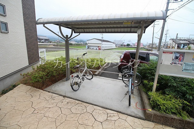 ステイションランドナガタキⅡ 駐輪場