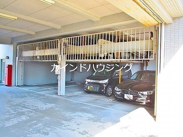 ハイデ上町 駐車場