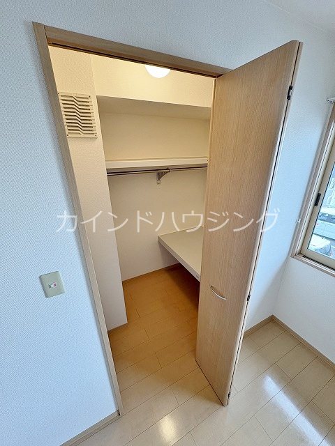 オアシスMARUGEN ウォークインクローゼット