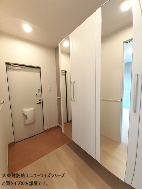 クレメント・ココル 玄関