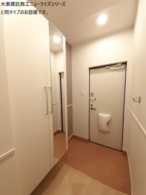 クレメント・ココル 玄関