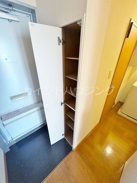 大阪府貝塚市三ツ松 シューズボックス！靴いっぱい入る！