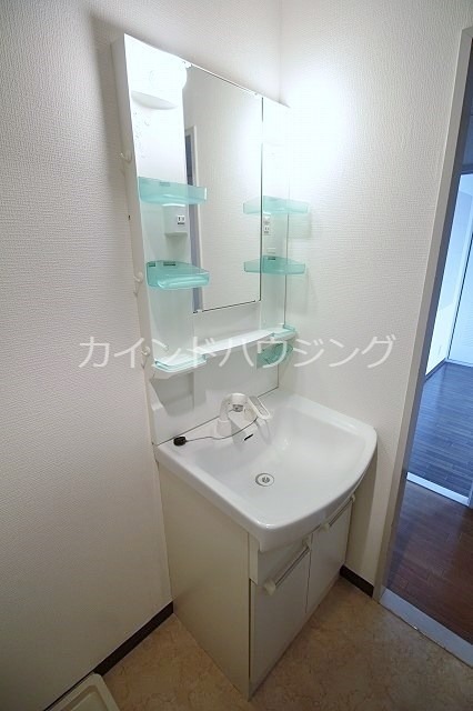 ヴィラロイヤル二色浜 洗面所