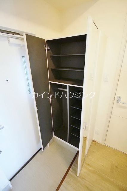 ボンヌ・シャンス 玄関