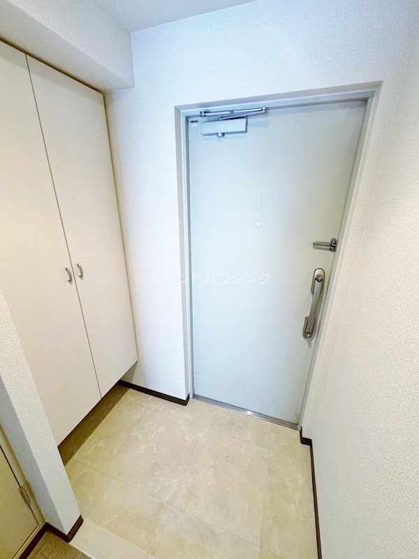 エバーヒルズS棟N棟 玄関