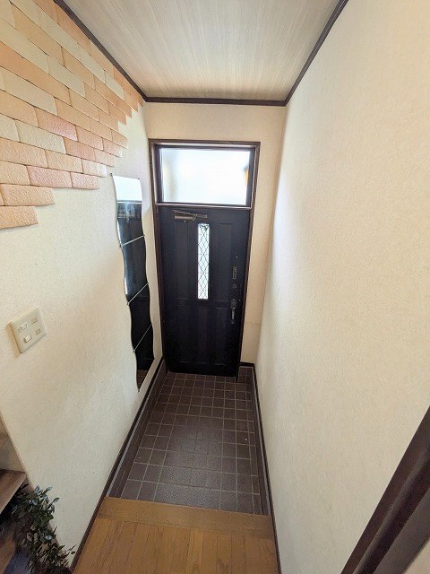 池尻町46-7戸建 玄関