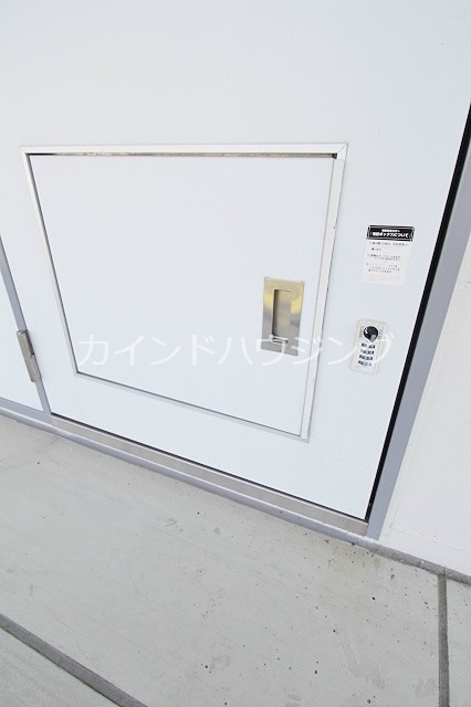 レオパレスエクセレント3号館 宅配ＢＯＸ